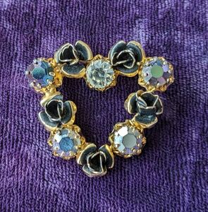 Vintage 10K Gold Plated Heart Brooch Pin With Roses, Signed Triad